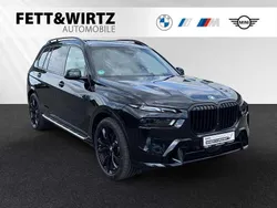 Saphirschwarz metallic Gebraucht 2024 BMW X7 M Sport SUV | 99.888 € (Superpreis)