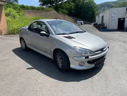 Grau Gebraucht 2004 Peugeot 206 CC Platinum Cabrio | 1.699 € (Fairer Preis)