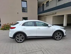 Weiß Gebraucht 2020 Kia XCeed Vision SUV | 17.300 € (Fairer Preis)