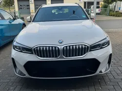 Weiß Gebraucht 2023 BMW 320 M Sport Kombi | 38.300 € (Guter Preis)