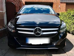 Schwarz Gebraucht 2017 Mercedes 180 Limousine | 9.900 € (Superpreis)