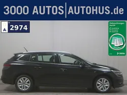 Metallic black pearl schwarz (metallic) Gebraucht 2021 Renault Mégane GrandTour Kombi | 16.480 € (Fairer Preis)