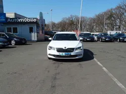 Moonweiss metallic Gebraucht 2019 Skoda Superb Style Kombi | 14.650 € (Fairer Preis)