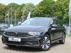 Grau Gebraucht 2021 VW Passat GTE Kombi | 22.989 € (Guter Preis)