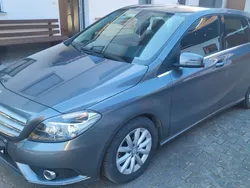 Grau Gebraucht 2014 Mercedes B180 Van / Kleinbus | 12.500 € (Guter Preis)