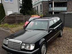 Schwarz Gebraucht 1991 Mercedes E300 Sportline Kombi | 7.777 €