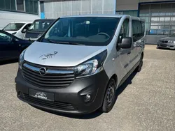 Grau Gebraucht 2016 Opel Vivaro Van | 18.990 € (Fairer Preis)