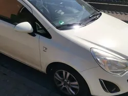 Gelb Gebraucht 2011 Opel Corsa Satellite Kleinwagen | 3.600 € (Guter Preis)