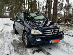 Blau Gebraucht 2002 Mercedes ML500 SUV | 3.200 €