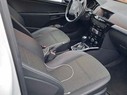 Grau Gebraucht 2009 Opel Astra GTC Edition Limousine | 2.650 € (Fairer Preis)