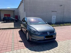 Grau Gebraucht 2019 VW Golf VII Highline Limousine | 16.700 € (Fairer Preis)