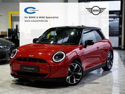 Rot Gebraucht 2024 Mini Cooper Classic Kleinwagen | 29.929 € (Etwas zu teuer)