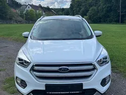 Weiß Gebraucht 2019 Ford Kuga Cool & Connect SUV | 10.800 € (Guter Preis)