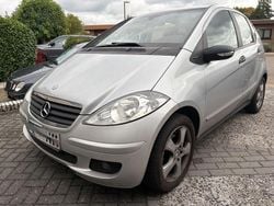 Silber Gebraucht 2004 Mercedes A150 Van / Kleinbus | 1.999 € (Fairer Preis)