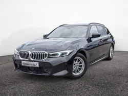 Saphirschwarz Gebraucht 2024 BMW 320 M Sport Kombi | 35.950 € (Guter Preis)