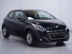Schwarz Gebraucht 2018 Peugeot 208 Active Kleinwagen | 7.399 € (Fairer Preis)