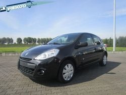 Schwarz Gebraucht 2011 Renault Clio II | 4.054 € (Etwas zu teuer)