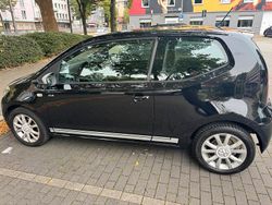 Schwarz Gebraucht 2015 VW up! Kleinwagen | 2.999 € (Guter Preis)