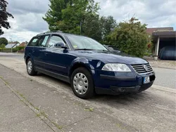 Blau Gebraucht 2004 VW Passat Basis Kombi | 750 € (Superpreis)