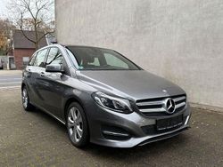 Grau Gebraucht 2016 Mercedes B180 Urban Van / Kleinbus | 13.450 € (Fairer Preis)
