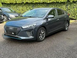 Grau Gebraucht 2018 Hyundai Ioniq Premium Limousine | 8.995 €