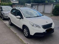 Weiß Gebraucht 2016 Peugeot 2008 Active SUV | 5.500 €