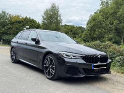 Grau Gebraucht 2024 BMW 520 Luxury Line Kombi | 50.000 € (Teuer)