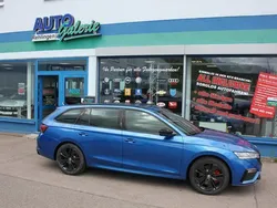 Raceblau metallic Gebraucht 2024 Skoda Octavia RS Kombi | 39.990 € (Fairer Preis)