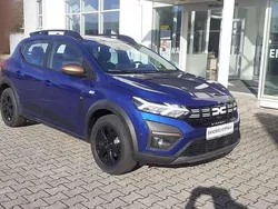 Ironblau Neu 2025 Dacia Sandero Extreme Kleinwagen | 19.930 € (Etwas zu teuer)