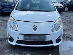 Weiß Gebraucht 2011 Renault Twingo Kleinwagen | 2.500 €