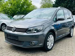 Grau Gebraucht 2011 VW Touran Highline Van / Kleinbus | 5.999 € (Fairer Preis)