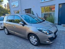 Beige Gebraucht 2011 Renault Scénic III Van / Kleinbus | 6.700 € (Etwas zu teuer)
