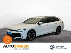 Oryxweiß perlmutteffekt Gebraucht 2024 VW Passat R-line Kombi | 44.640 € (Superpreis)
