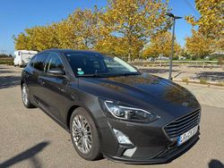 Grau Gebraucht 2019 Ford Focus Titanium Limousine | 13.700 € (Etwas zu teuer)