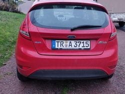Rot Gebraucht 2010 Ford Fiesta Trend Limousine | 1.900 € (Guter Preis)