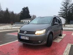 Grau Gebraucht 2013 VW Touran Life Van / Kleinbus | 9.650 € (Fairer Preis)