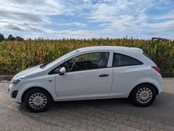 Weiß Gebraucht 2011 Opel Corsa Selection Kleinwagen | 2.800 € (Fairer Preis)