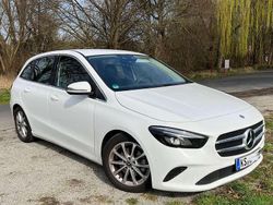 Weiß Gebraucht 2021 Mercedes B200 Progressive Van / Kleinbus | 26.999 € (Fairer Preis)