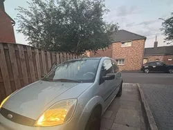 Andere außenfarben Gebraucht 2004 Ford Fiesta Kleinwagen | 800 € (Guter Preis)