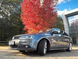 Silber Gebraucht 2013 VW Jetta Limousine | 8.800 € (Etwas zu teuer)