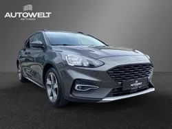 Grau Gebraucht 2019 Ford Focus Limousine | 14.390 € (Fairer Preis)