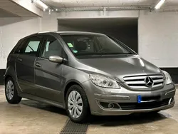 Gold Gebraucht 2006 Mercedes B180 Van / Kleinbus | 3.999 € (Fairer Preis)