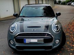 Grau Gebraucht 2018 Mini Cooper Kleinwagen | 18.500 €
