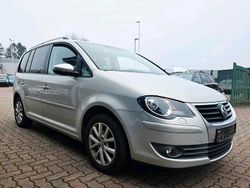 Grau Gebraucht 2010 VW Touran Freestyle Van / Kleinbus | 3.900 €