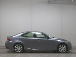 Grau Gebraucht 2016 Lexus IS300 | 18.990 €