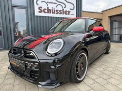 Midnight schwarz metallic Gebraucht 2024 Mini John Cooper Works Kleinwagen | 39.500 € (Etwas zu teuer)