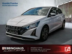 Weiß Gebraucht 2024 Hyundai i20 Trend Limousine | 16.999 € (Guter Preis)