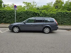 Grau Gebraucht 2004 Ford Mondeo Kombi | 4.250 €