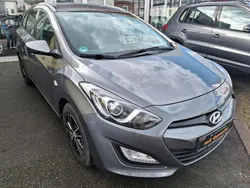 Grau Gebraucht 2013 Hyundai i30 Kombi | 6.990 € (Fairer Preis)