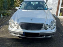 Silber Gebraucht 2003 Mercedes E270 Limousine | 3.100 € (Fairer Preis)